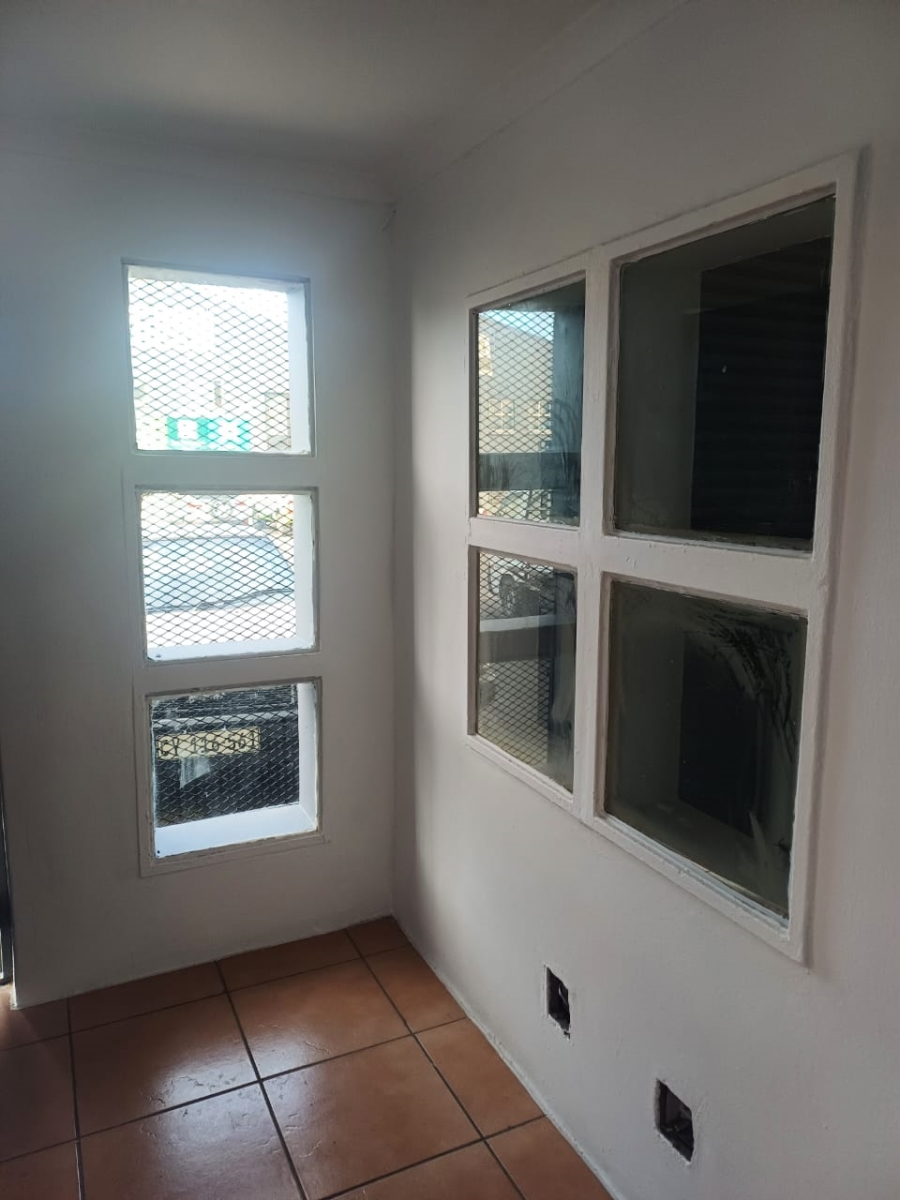 To Let Commercial Property for Rent in Okavango Park Western Cape